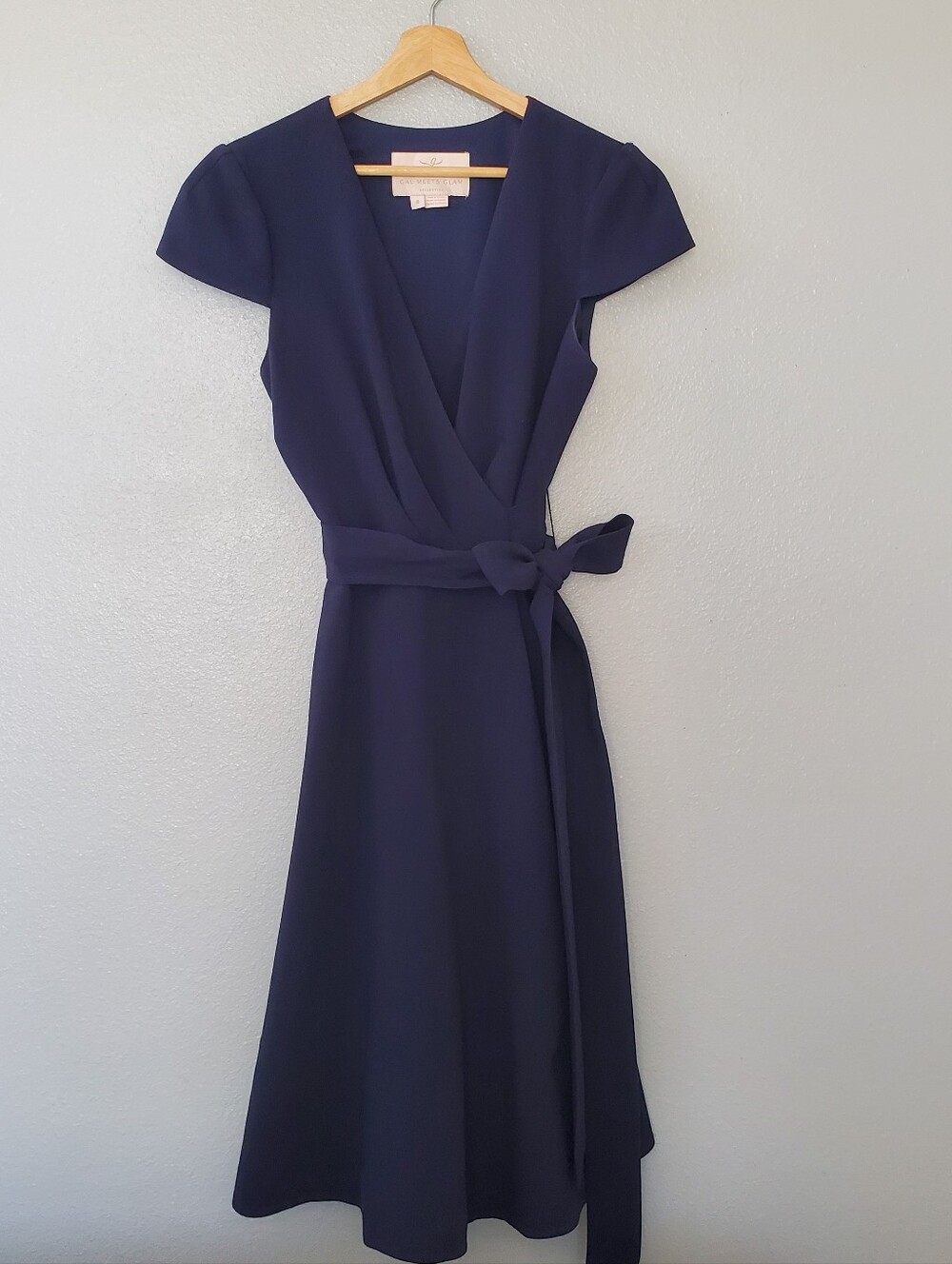 Gal Meets Glam Navy Wrap Midi Dress with Short Sleeves and Pockets - Size 8